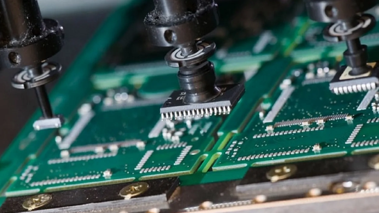 SMT Machines_1259_708.jpg